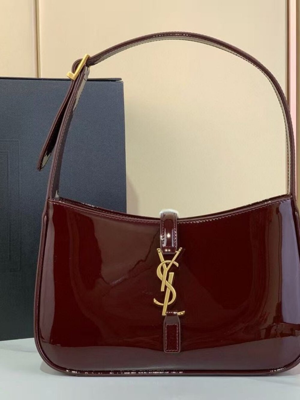 SAINT LAURENT LE 5 À 7 Patent Leather Hobo Shoulder Bag in Dark Red